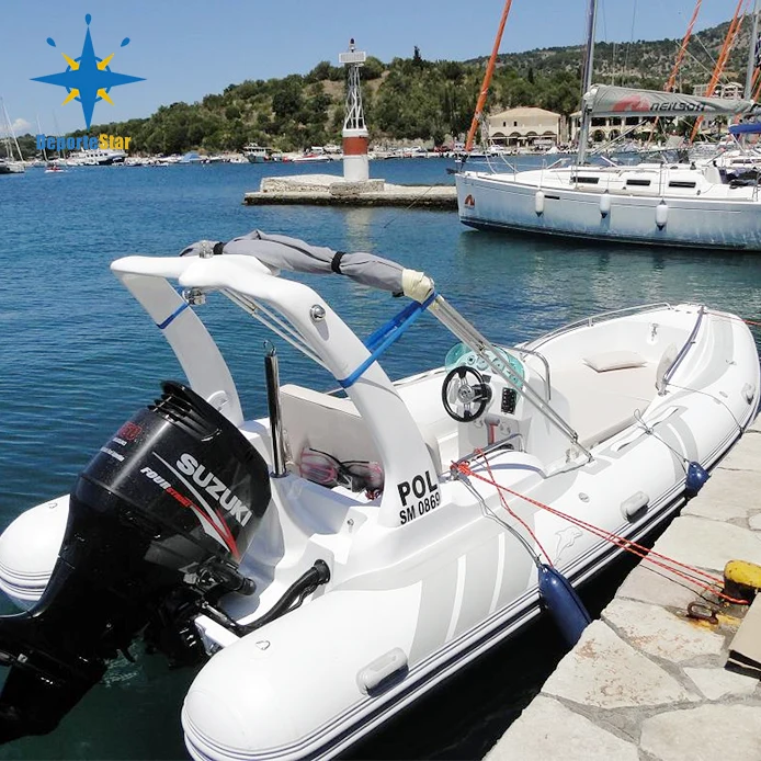 580 bateau de pêche à la console centrale
